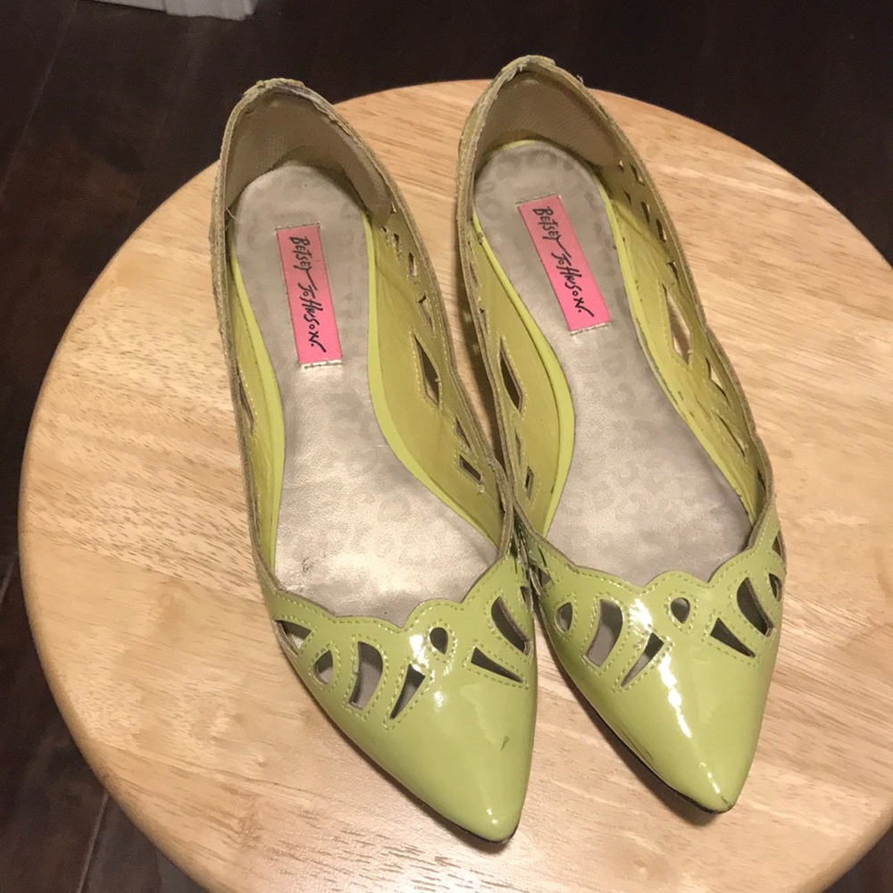 Betsey Johnson Yellow Flats